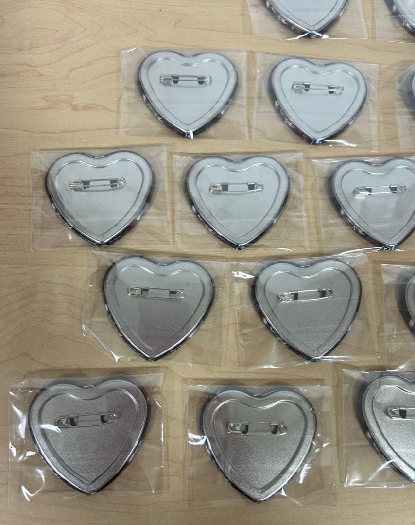 にじさんじ ハート型缶バッジ セット。