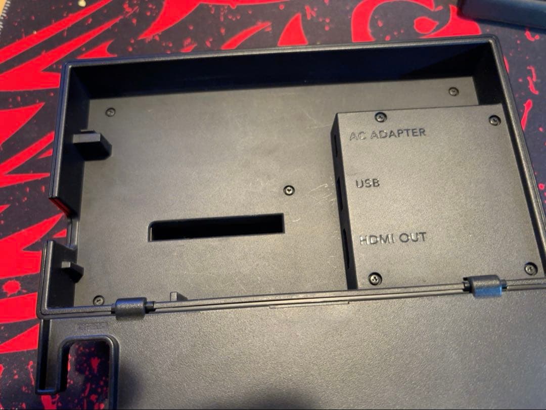 Nintendo Switch 本体　HDMIケーブル以外付属品あり　一部破損