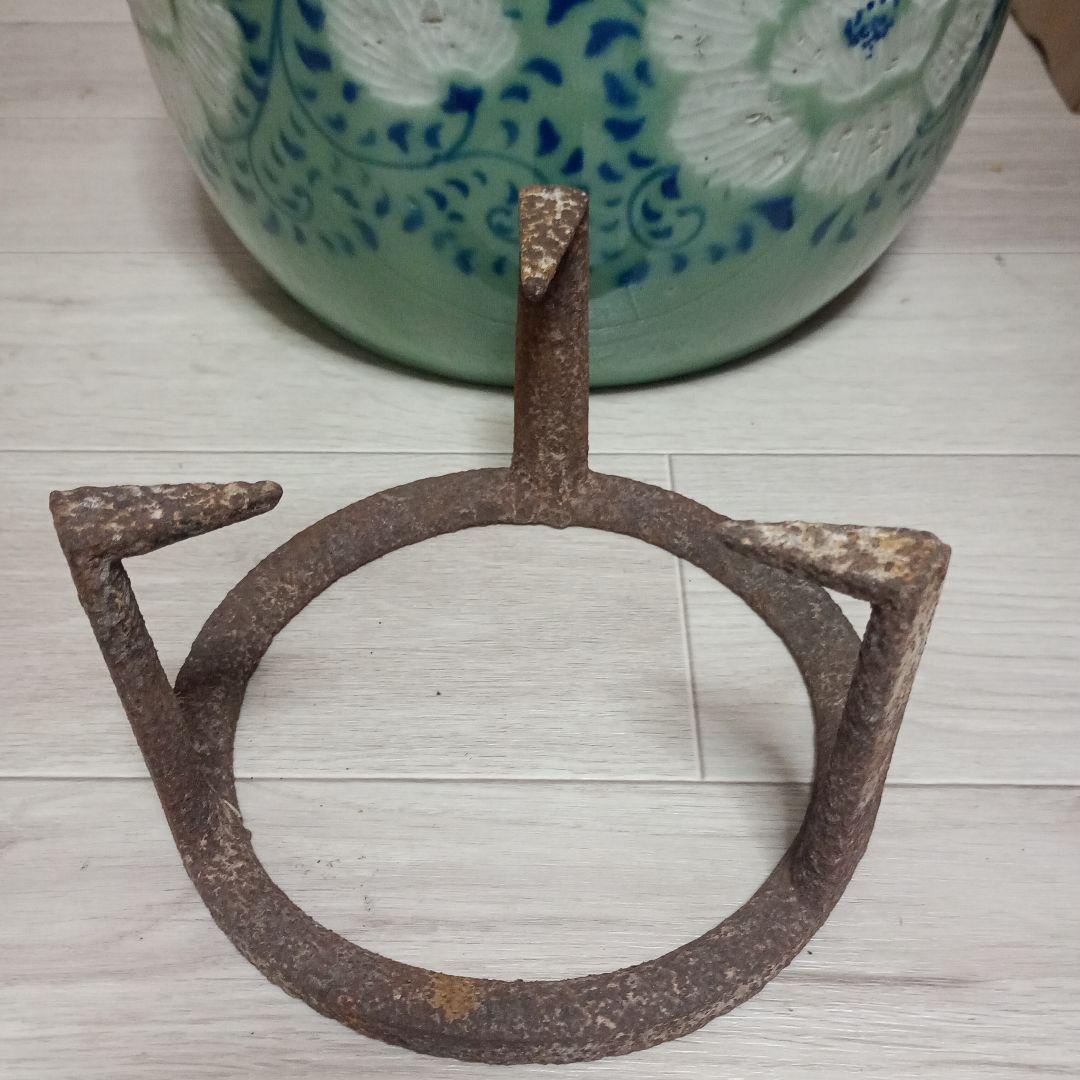 骨董　火鉢　陶器　睡蓮鉢　五徳付き