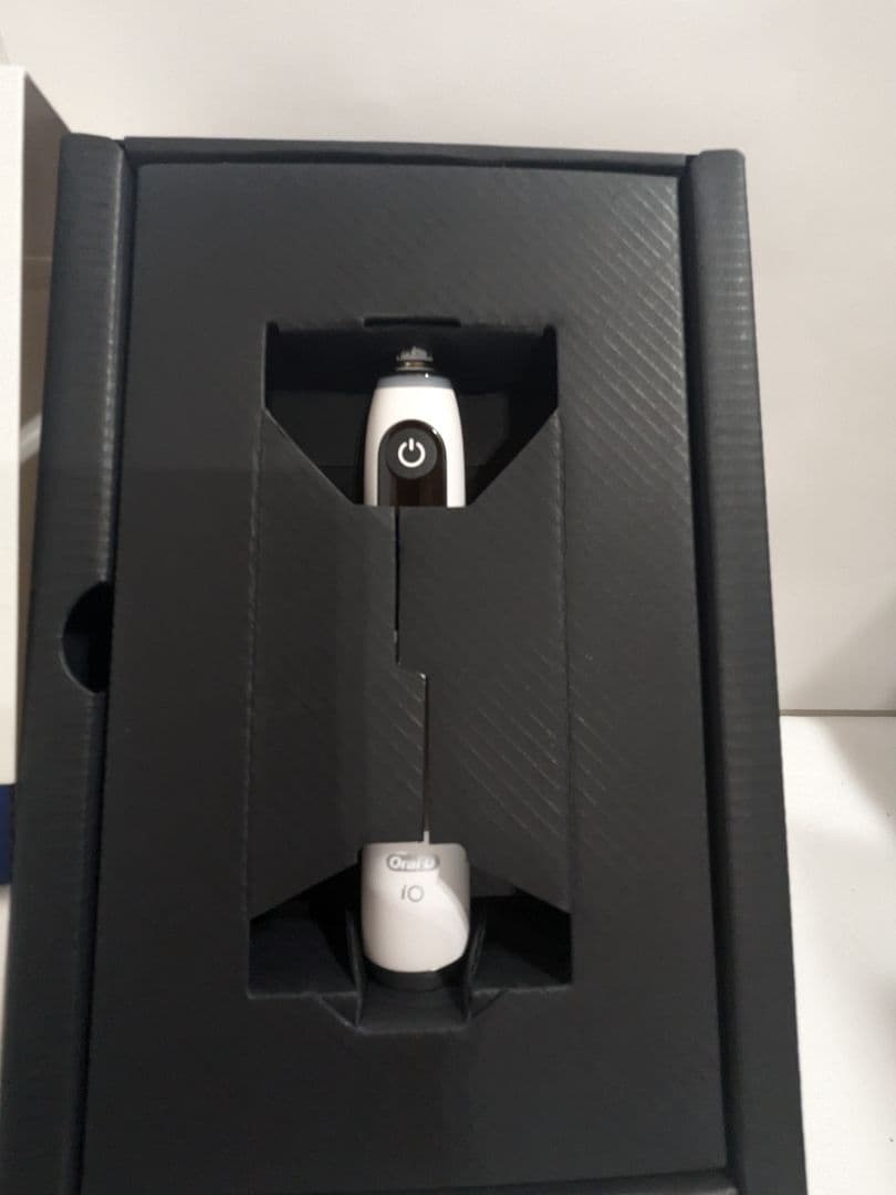 未使用　Braun ブラウン オーラルB 電動歯ブラシ iOM9.2I1.1BW