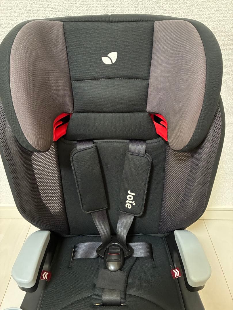 joie エレベート チャイルドシート ジュニアシート