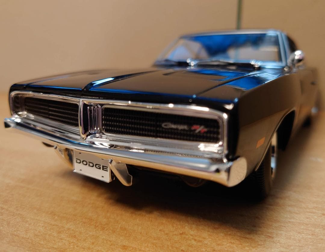 1/18 ダッジチャージャーR/T Dodge Charger R/T 1969