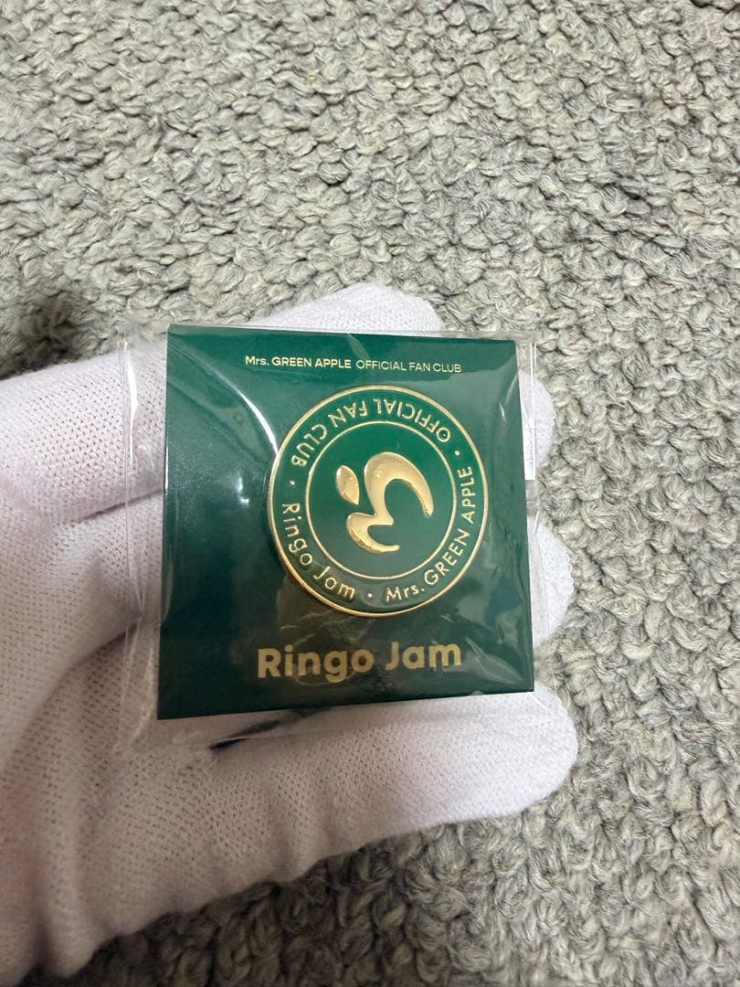 新品未使用】Mrs. GREEN APPLE 限定 キーホルダー ピンバッジ - メルカリ