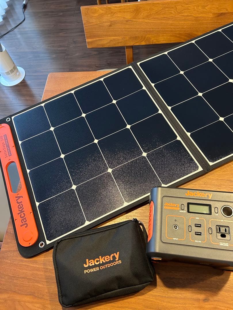 美品！Jackeryジャクリ ポータブルパワー400＋ソーラーパネル100