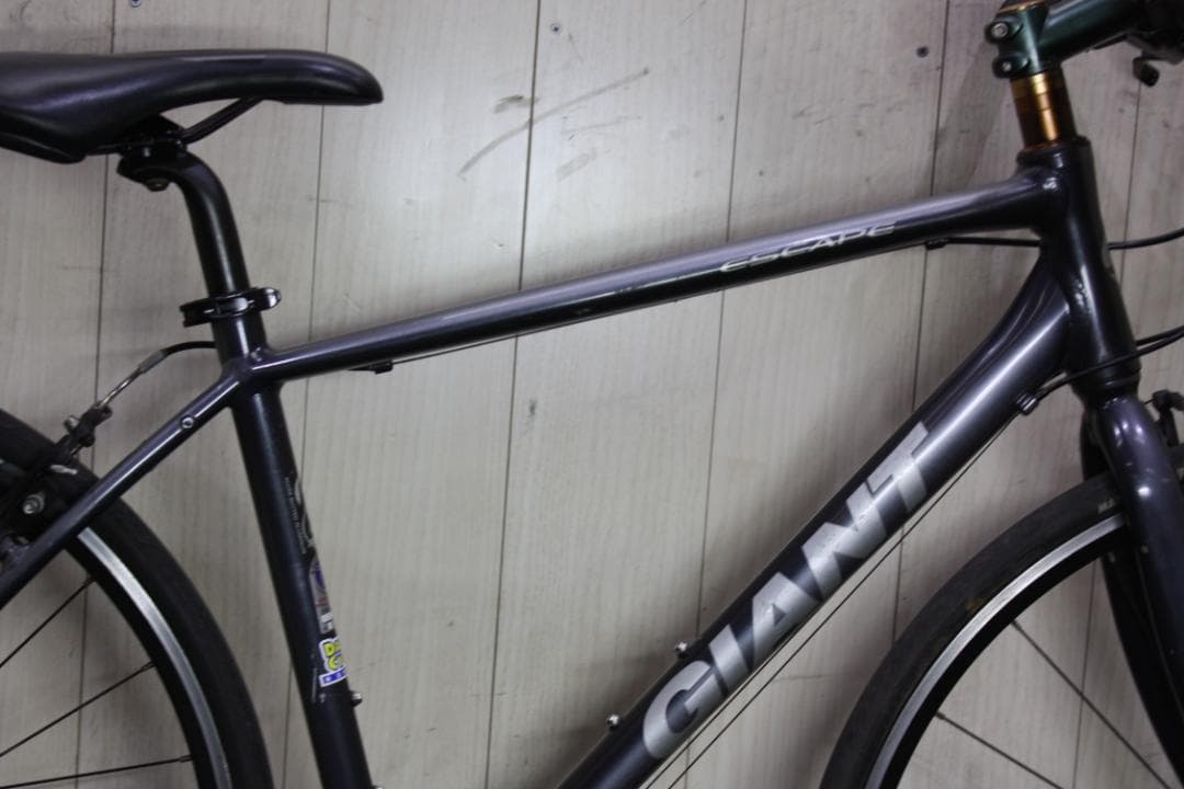 GIANT ESCAPE R3 700C アルミ 24速 470mmグレークロス
