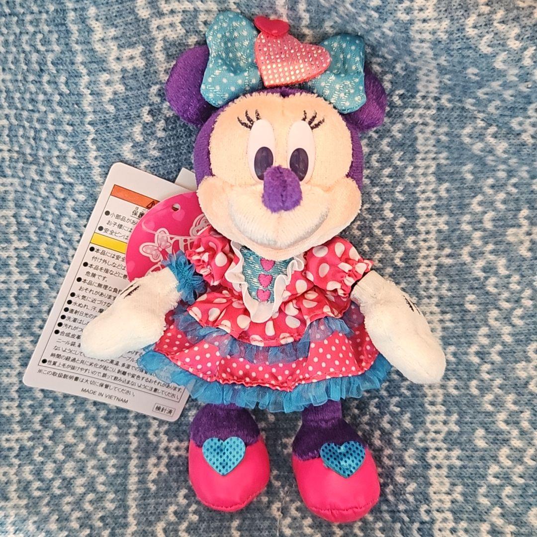 ディズニー パルパルーザ 2026 ミニー ぬいぐるみバッジ - メルカリ