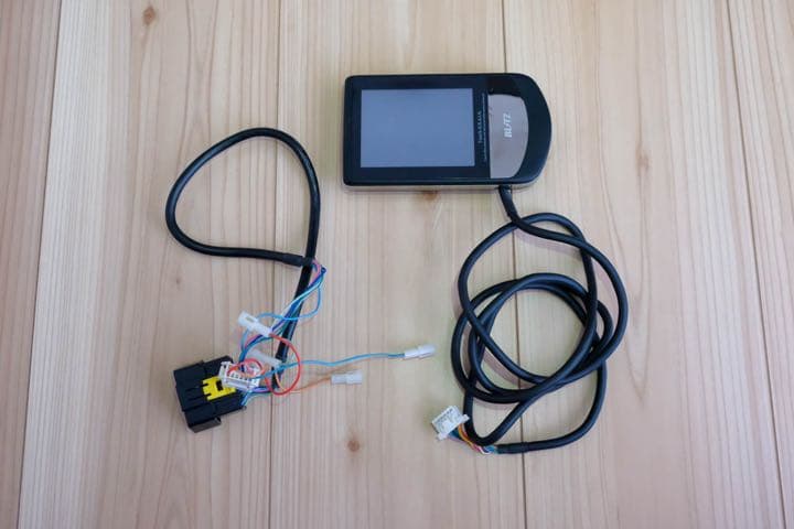 希少！鍋島焼幾平作 盛上彩釉 柿絵彫浮彫 双耳 花瓶