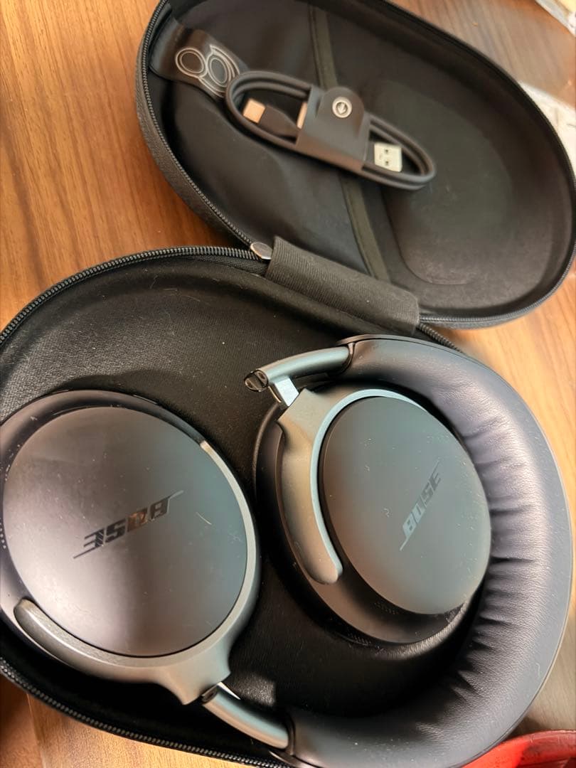 Bose ワイヤレスヘッドホン ハードケース付き Bose ヘッドフォン ブラック ハードケース付き