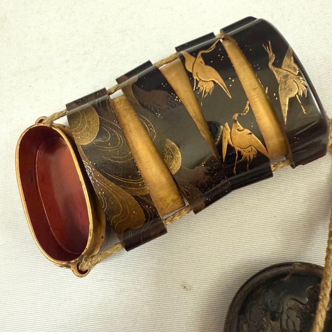時代物　波に鶴　蒔絵印籠　根付