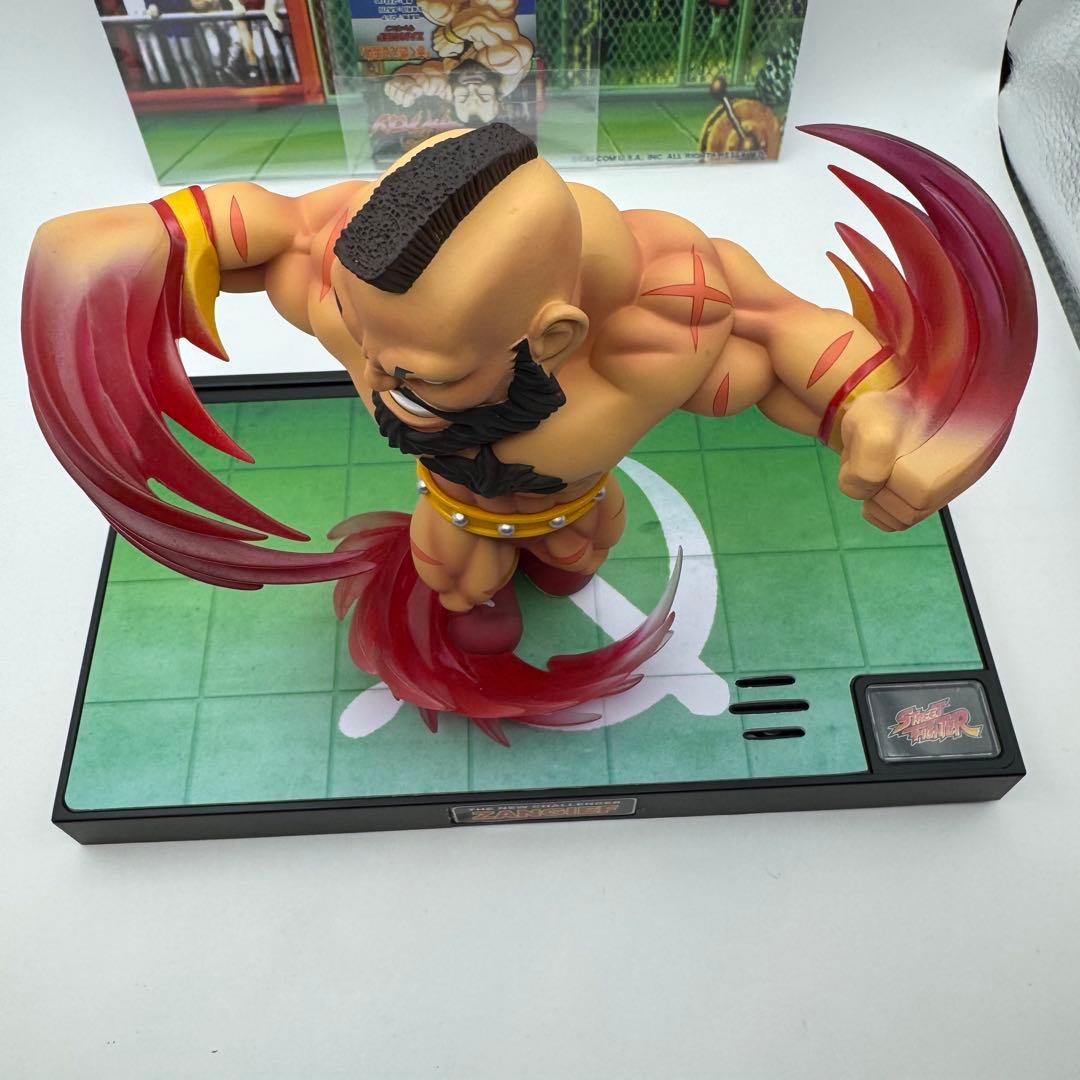 レア品】ストリートファイター t.n.c-.07 ザンギエフ LEDフィギュア