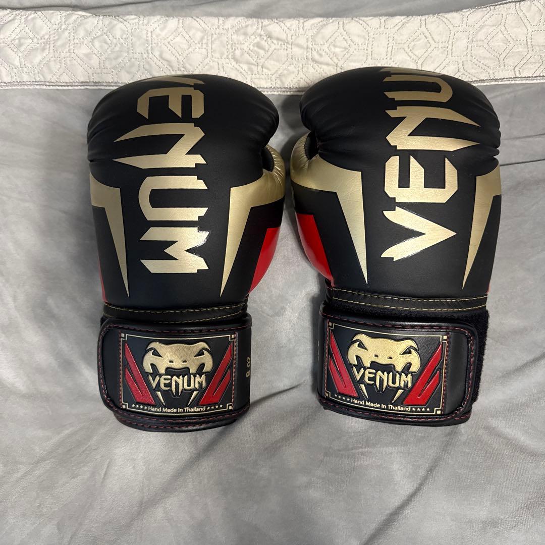 VENUM ボクシンググローブ 8oz 黒金 VENUM ボクシンググローブ 8oz 黒金