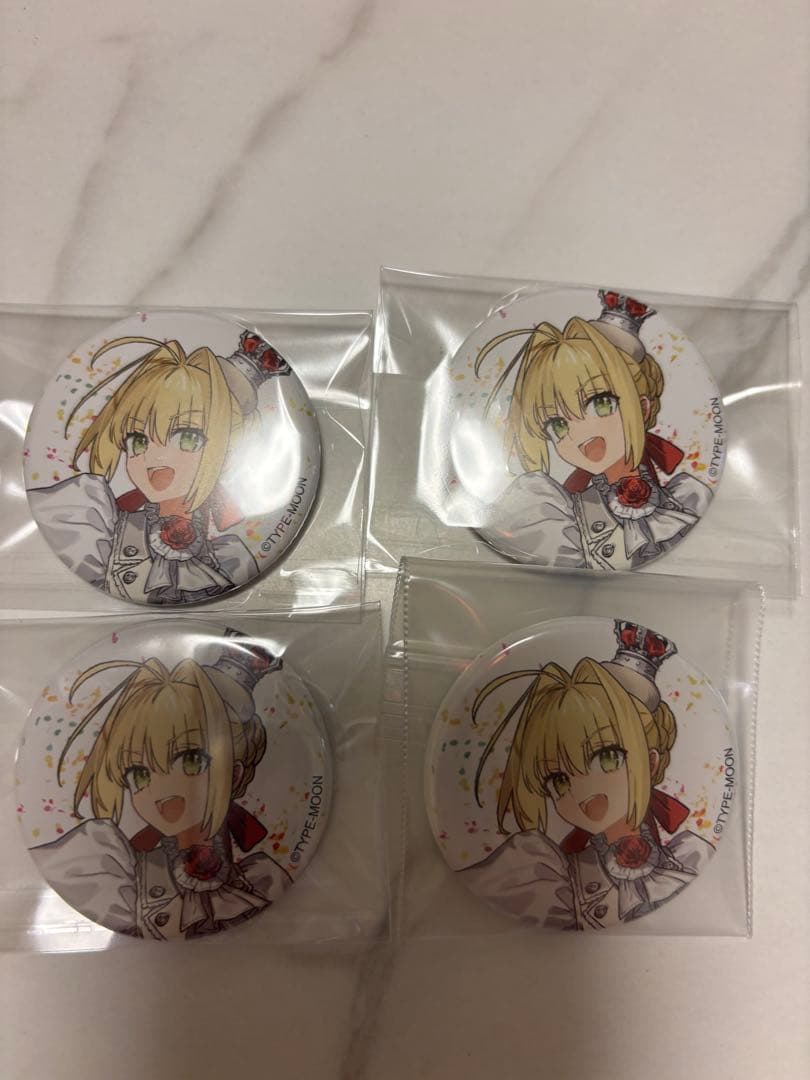 ワダアルコ展 ネロ 缶バッジ - メルカリ