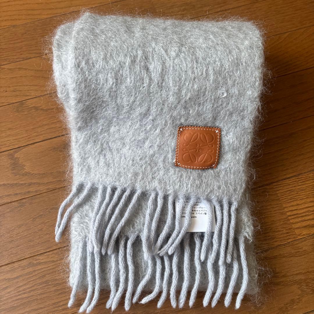 LOEWE グレー マフラー フリンジ付き