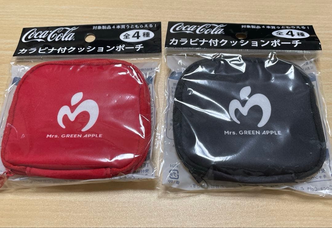 ミセス コカコーラポーチ2つ - メルカリ