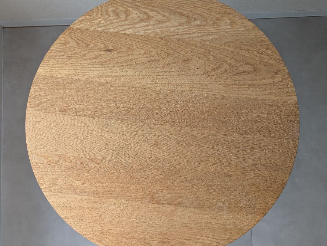 オーク無垢材ラウンドテーブル　BetterLife & Vibes