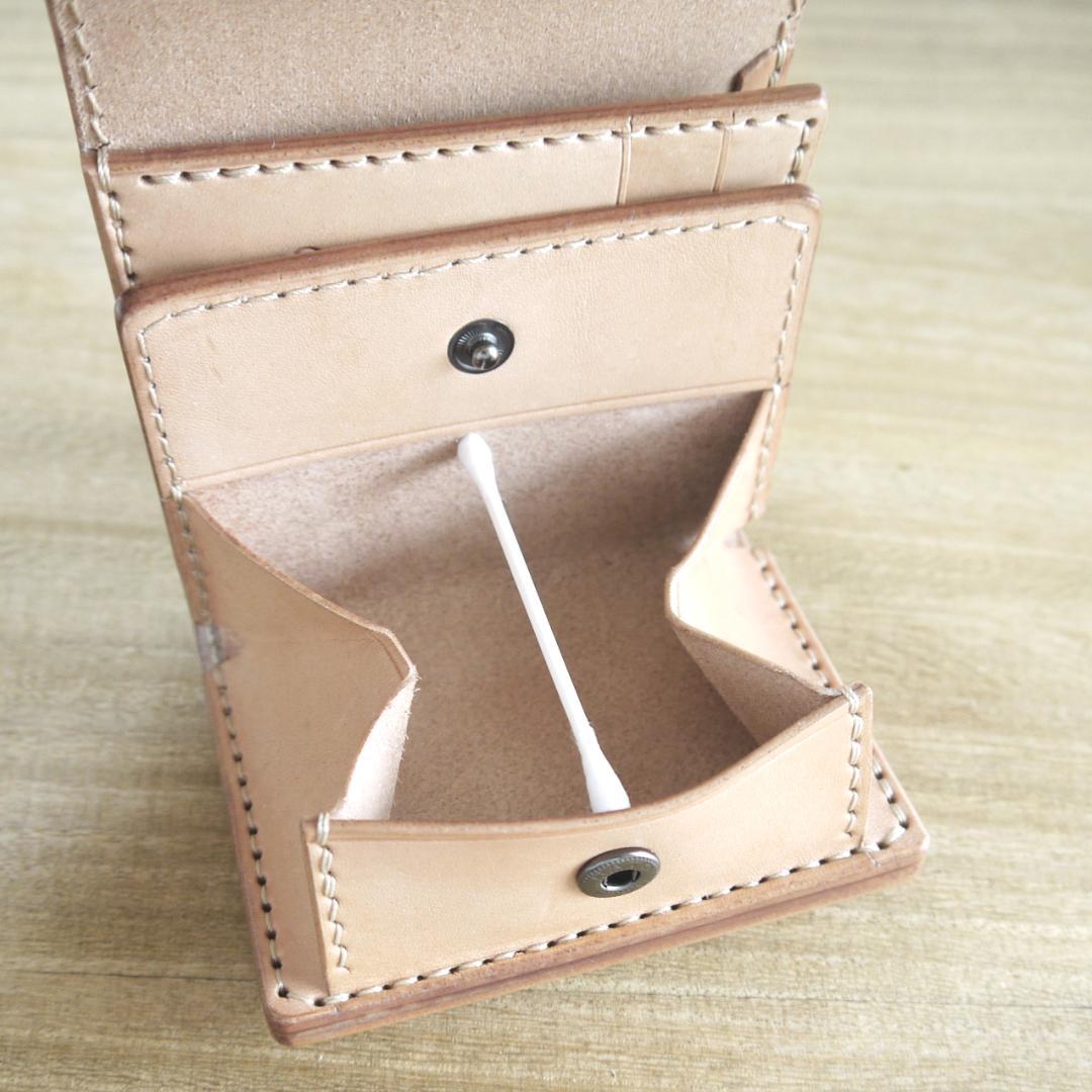 ヌメ革　栃木レザー　サドルレザー　コンパクトウォレット　三つ折り　生成り