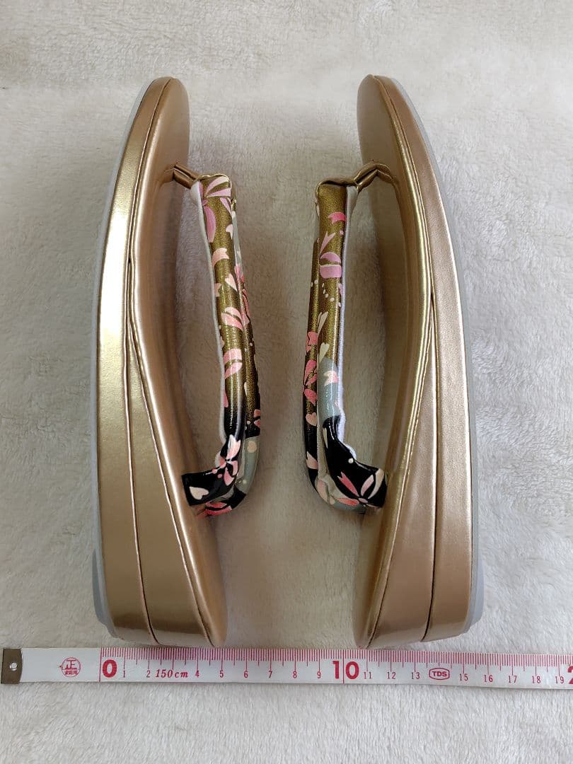 【新品未使用品】和装用バッグと草履セット（フリーサイズ）