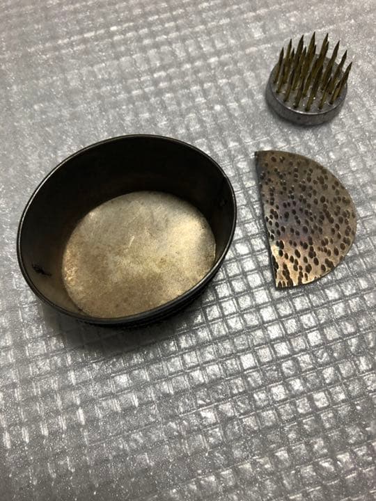 花刺し飾り入れ 銀製 古物