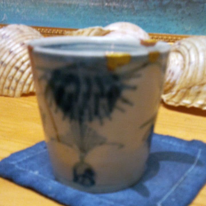 明治の蕎麦ちよこです.金継ぎしてあり.大事に使われてきたかわかるものです、