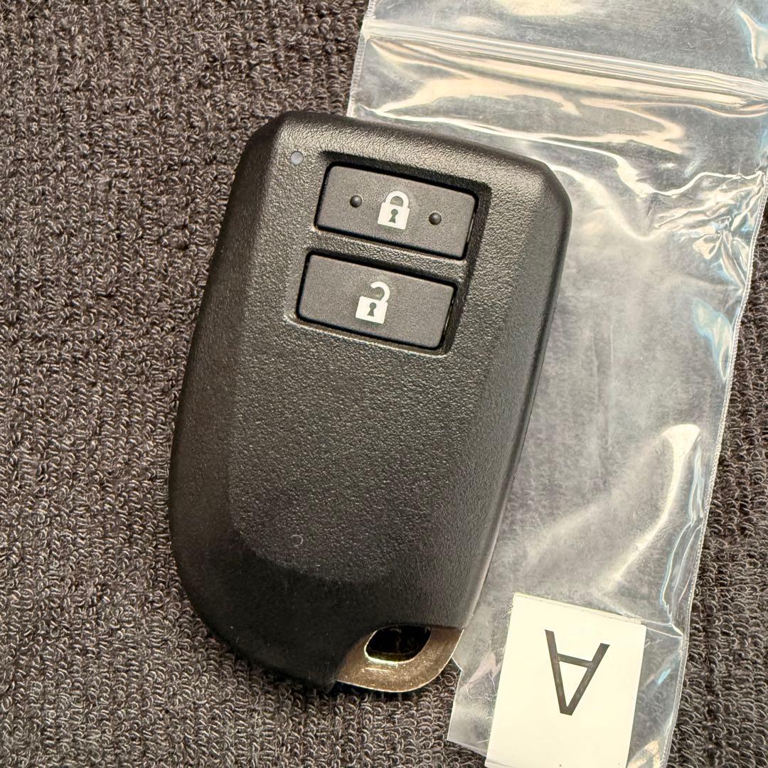 TOYOTA ハイエース スマートキー 極極美品③