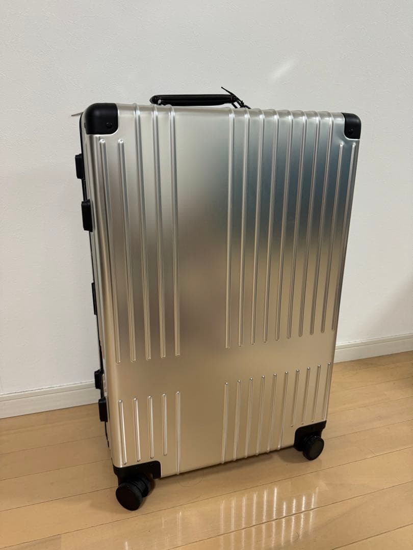 新品・未使用】innovator スーツケース アルミ 70L - メルカリ