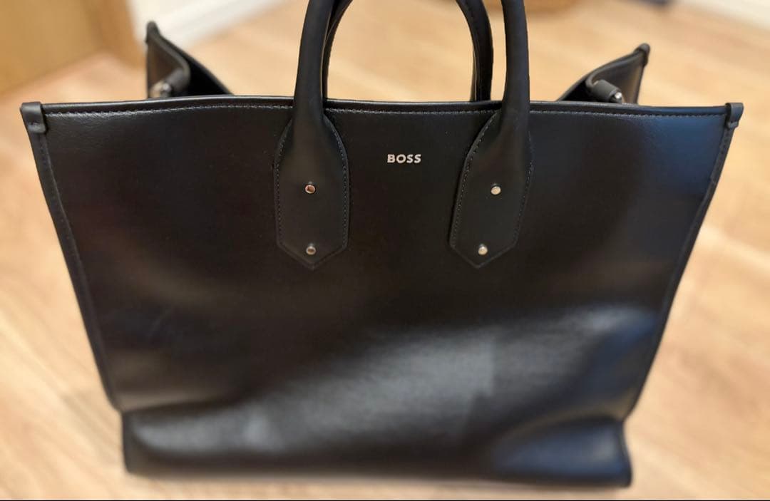 HUGO BOSS ブラックレザービジネスバッグ　トートバッグ　美品