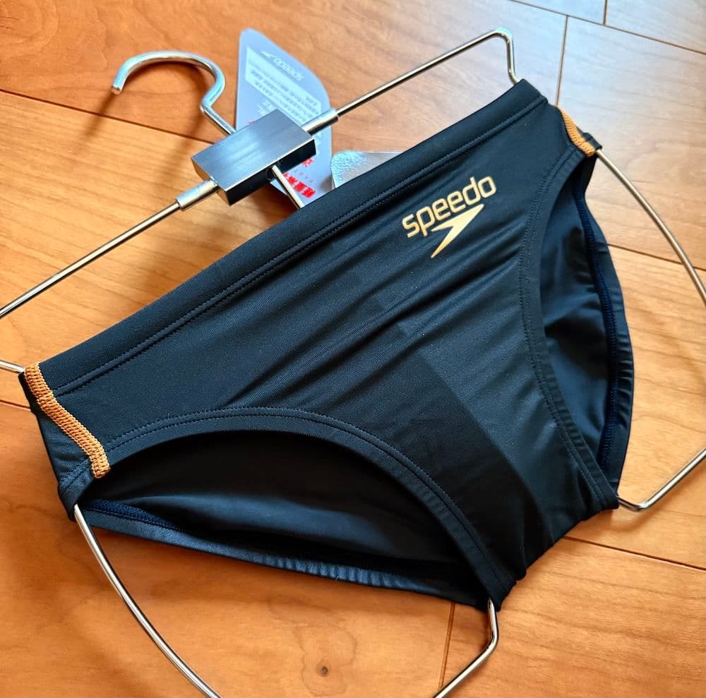【新品】SPEEDO ショートブーン　ブラック×ゴールド SSサイズ 競泳水着 新品】SPEEDO ショートブーン ブラック×ゴールド SSサイズ 競泳水着