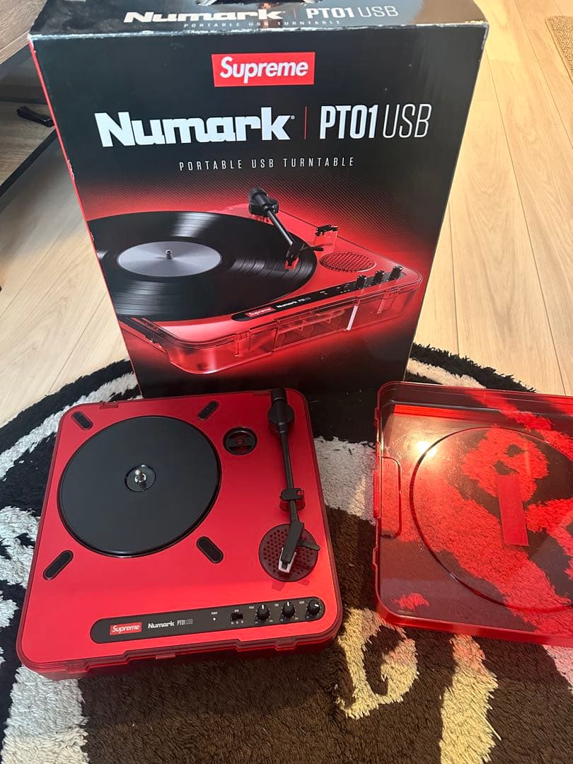 DJ機材 Supreme Numark PT01 Portable Turntable Supreme Numark PT01 Portable Turntable Red - SS20 - US