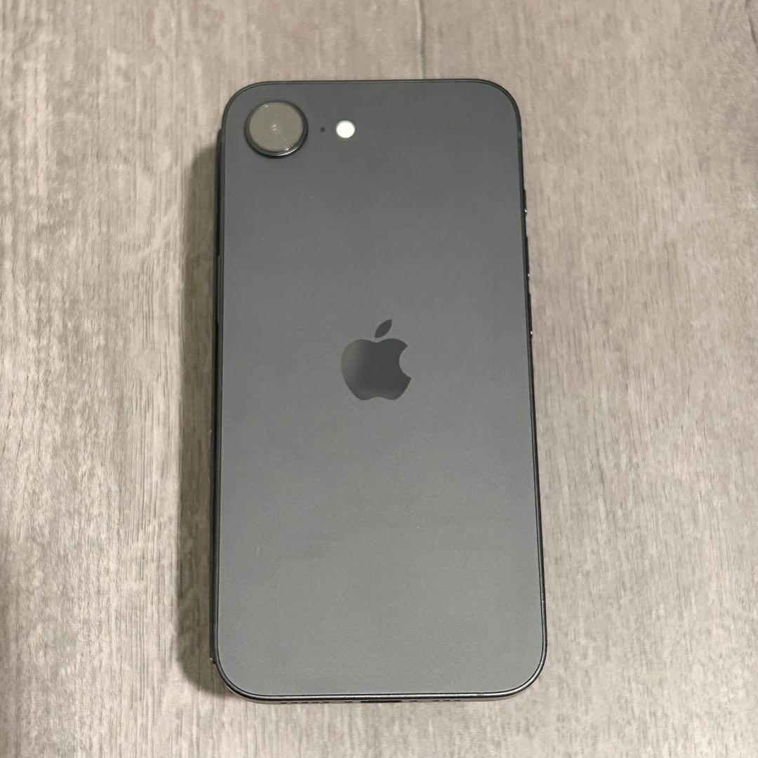 ほぼ未使用】iPhone 16e｜SIMフリー版 バッテリー100％