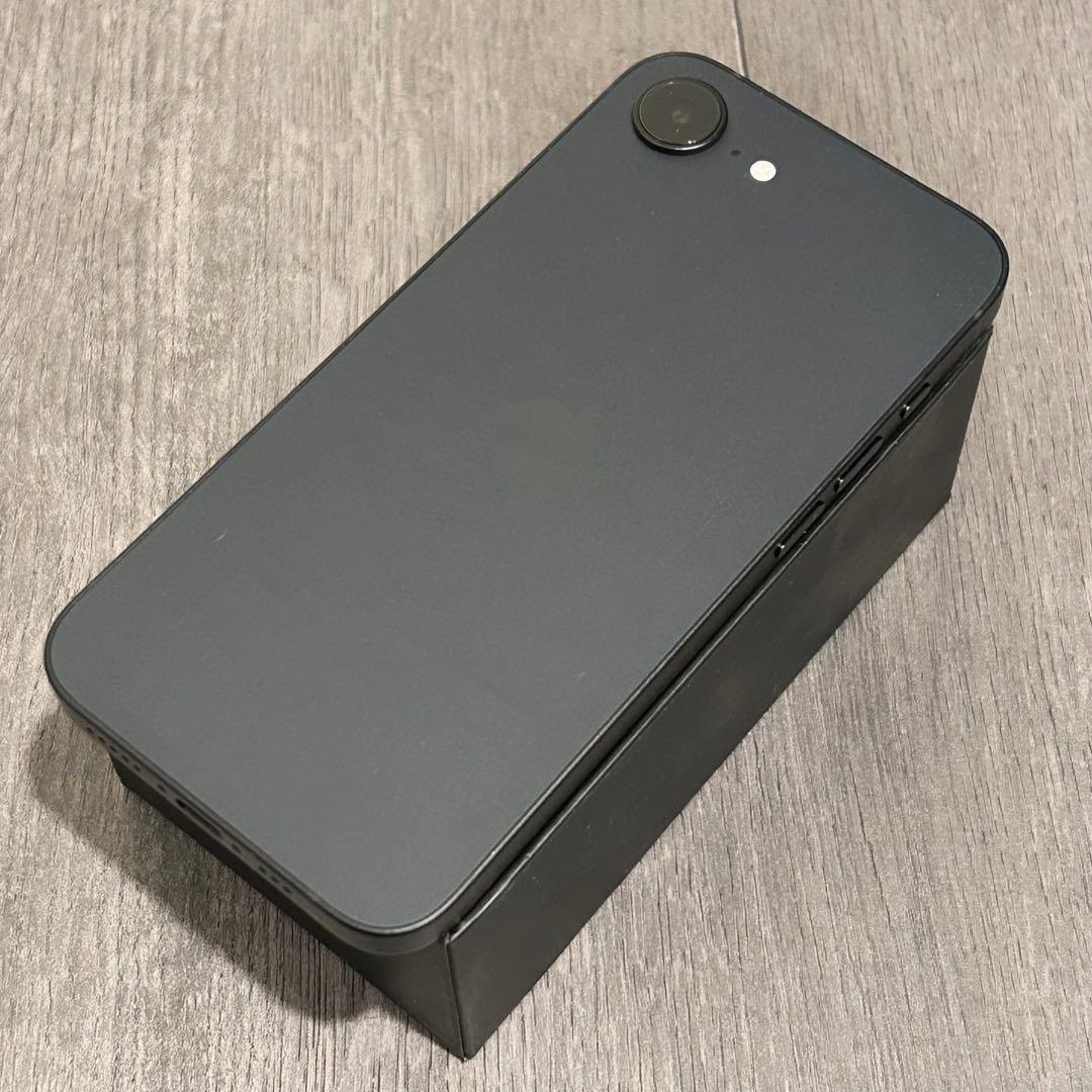 ほぼ未使用】iPhone 16e｜SIMフリー版 バッテリー100％