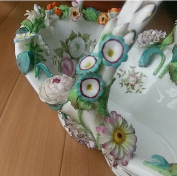 coalport コールポート】バスケット 花のアップリケ✾優しい色合い