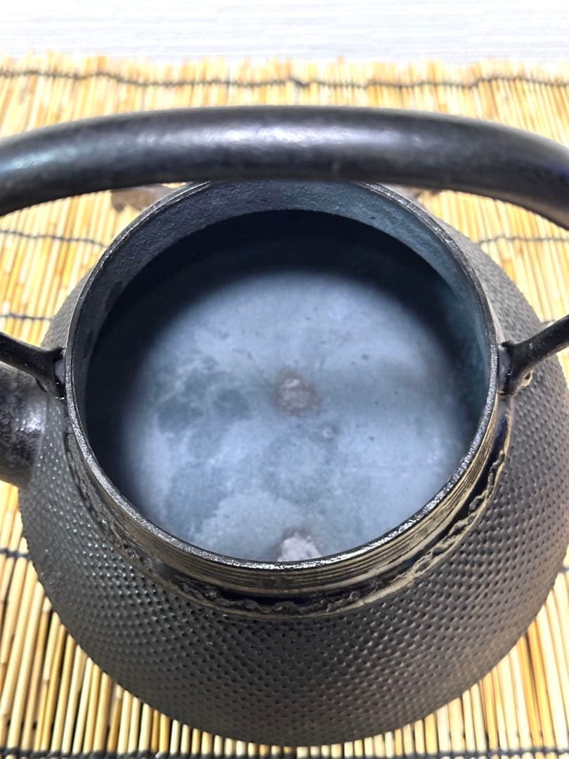 未使用品 南部盛岡東文堂造 10型姥口アラレ 南部鉄瓶 南部鉄器 鉄瓶