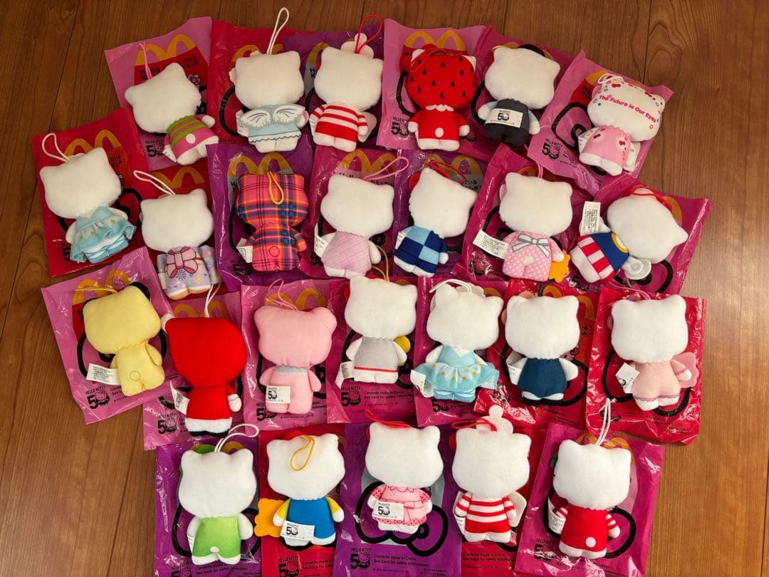 マクドナルドハッピーセット　キティちゃん♡50周年　25体