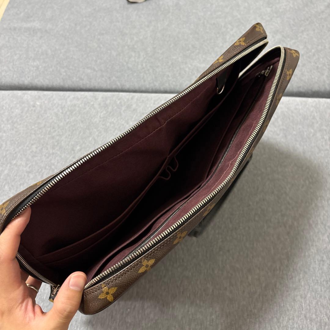 ルイヴィトン／モノグラム ポルト ドキュマン・ヴ　オワヤージュ