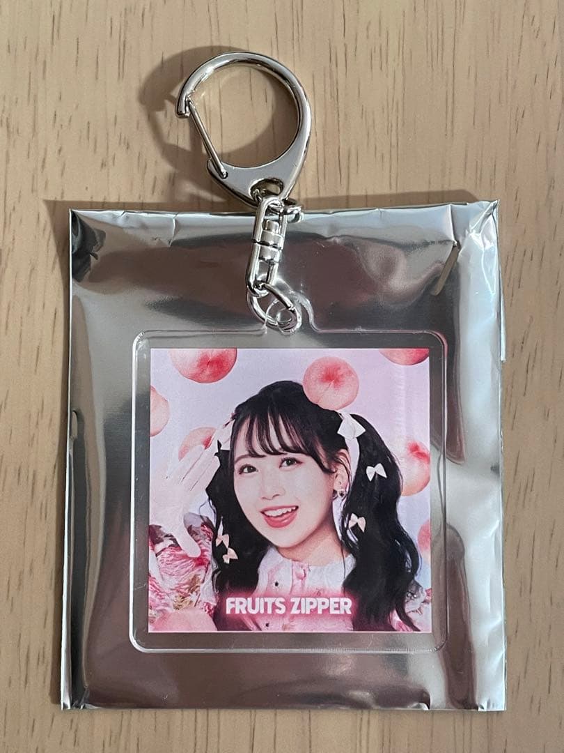FRUITS ZIPPER 松本かれん アクリルキーホルダー フルーツジッパー