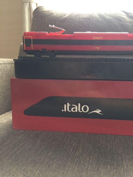 ITALO イタリア電車模型　レッド