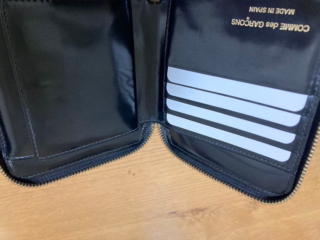 コムデギャルソン　ドット　二つ折りラウンドファスナー折ザイフ