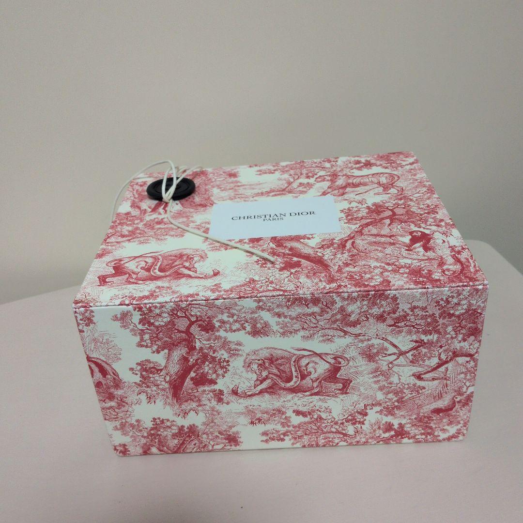 CHRISTIAN DIOR ギフトボックス 中型 - メルカリ