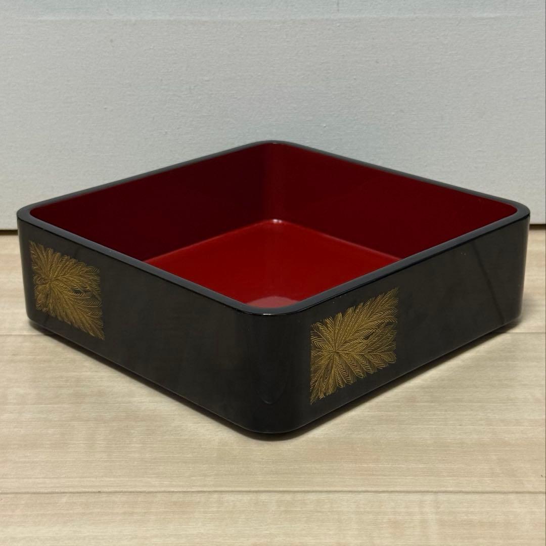 ごっちゃん　輪島塗 黒塗内朱 金銀沈金 羊歯紋様 二段重 重箱