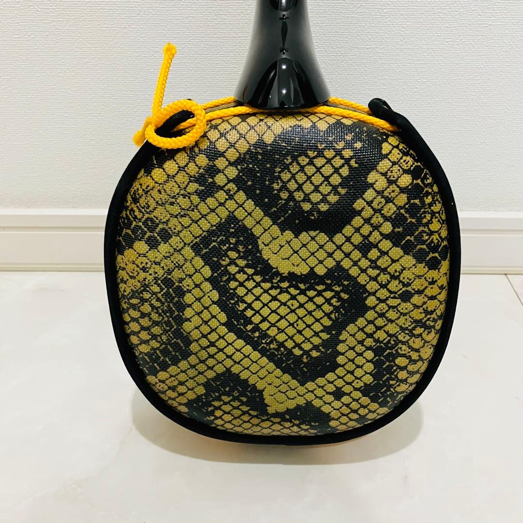 沖縄 三線 特上 人工皮革 蛇柄 ソフトケース 三味線 付属品付き