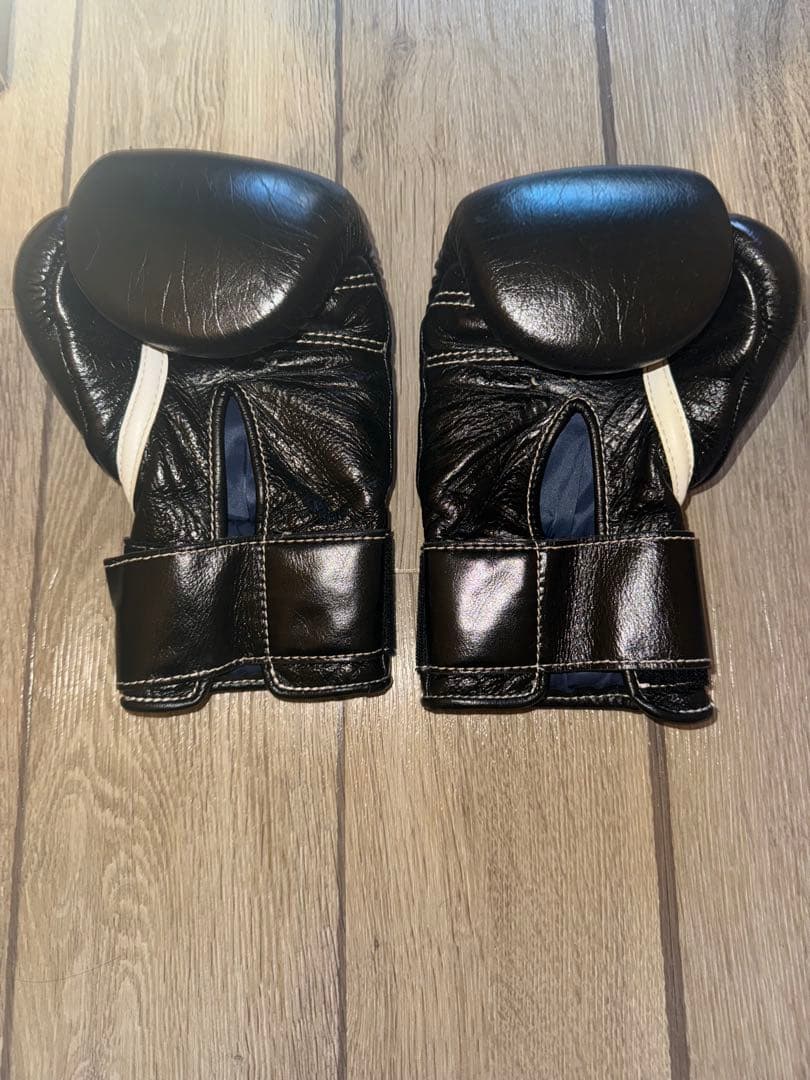 Winning ブラック 8oz ボクシンググローブ Winning ボクシンググローブ 黒8オンス Winning ボクシンググローブ