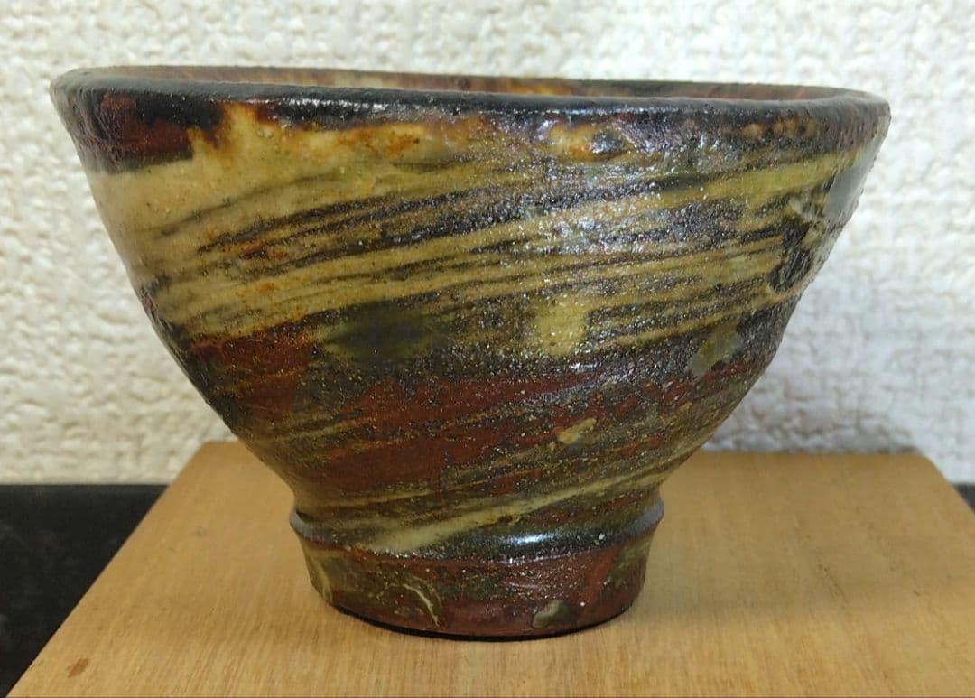 人間国宝 金城次郎 ぐい呑(魚紋ぐい呑）栞 共箱 壺屋焼 壷屋焼 やちむん