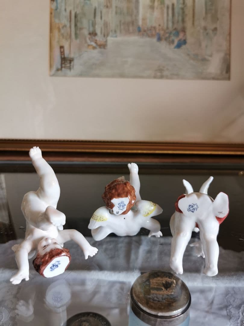 アンティークドイツドイツポーセリンでんぐり返し子供天使 フィギュ