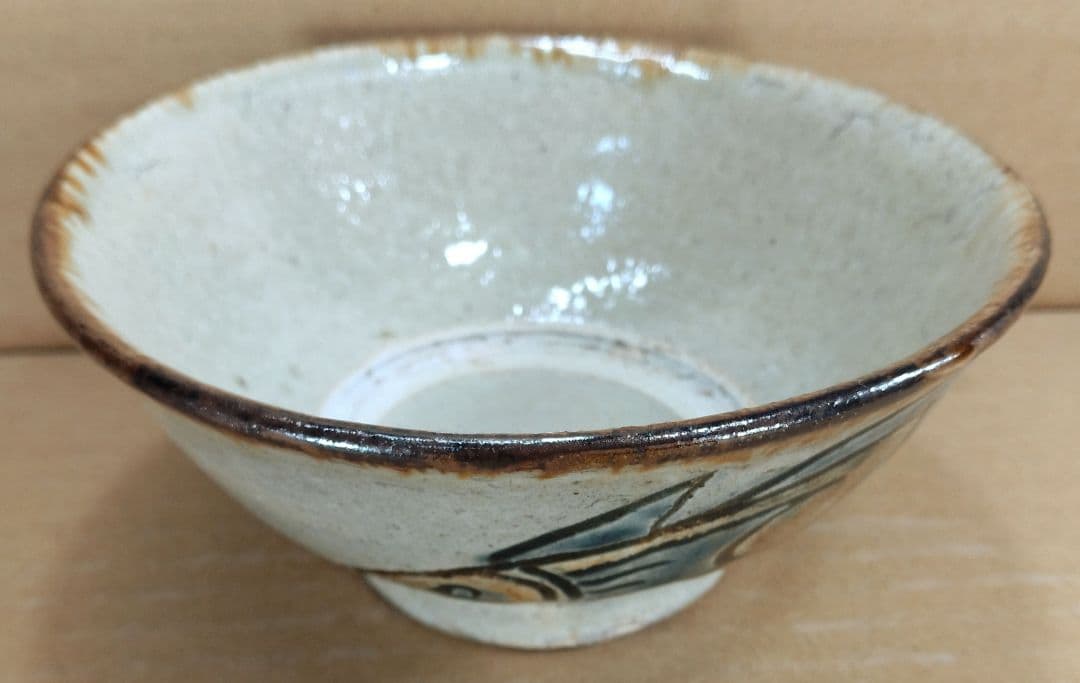 【本物保証】金城次郎 魚紋マカイ(壷屋焼 魚紋茶碗）共箱 栞 美品 やちむん