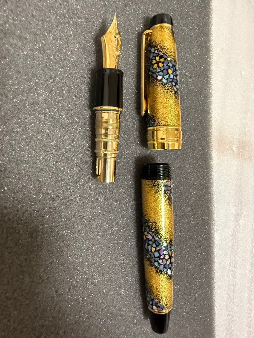 贈・内閣総理大臣 セーラー万年筆 プロギア KOPモデル 螺鈿蒔絵 桜流れ