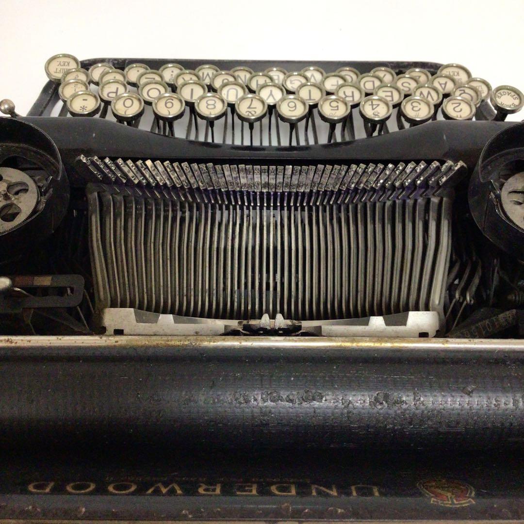 UNDERWOOD ポータブルタイプライター レトロ ビンテージ アメリカ製