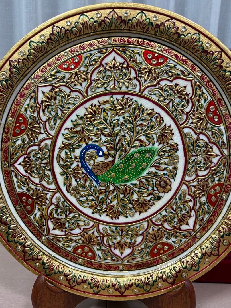 孔雀デザインの装飾皿　インド　india 大理石　金細工　美術　芸術　伝統工芸