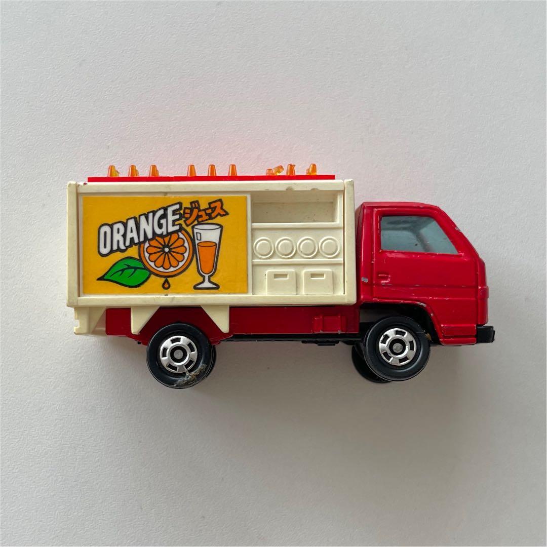 トミカ オレンジジュース 車