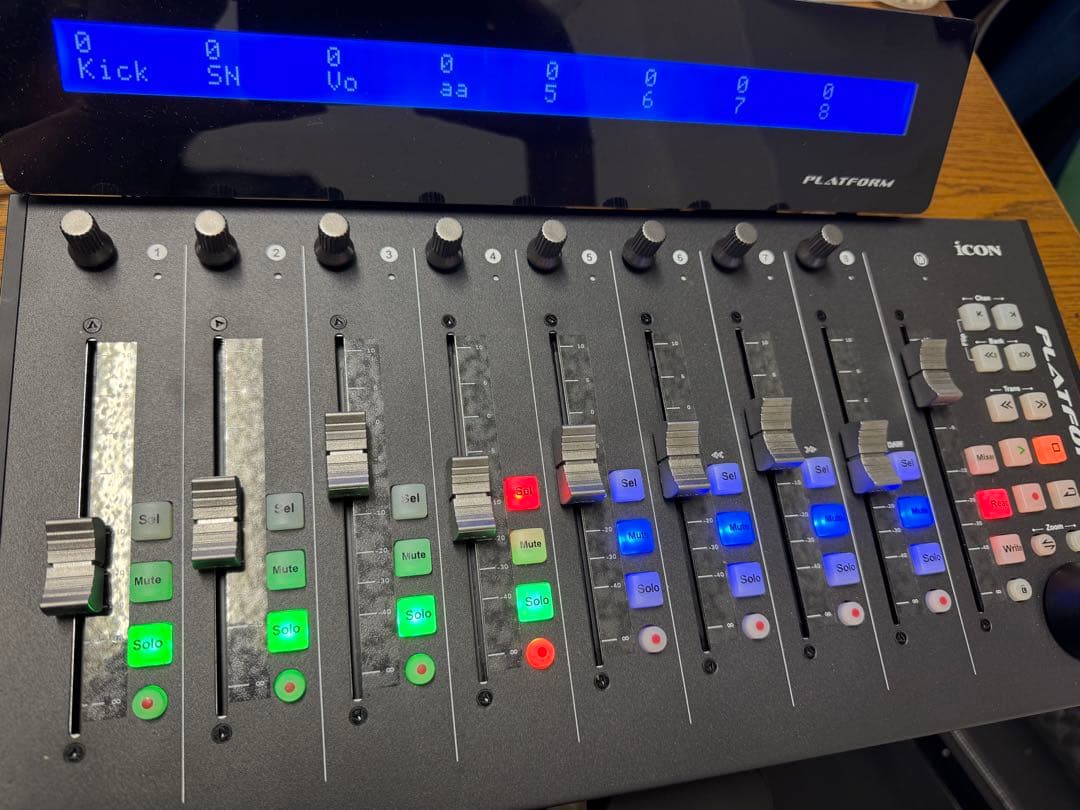 iCON PLATFORM M+/D2 プラダンケース付き