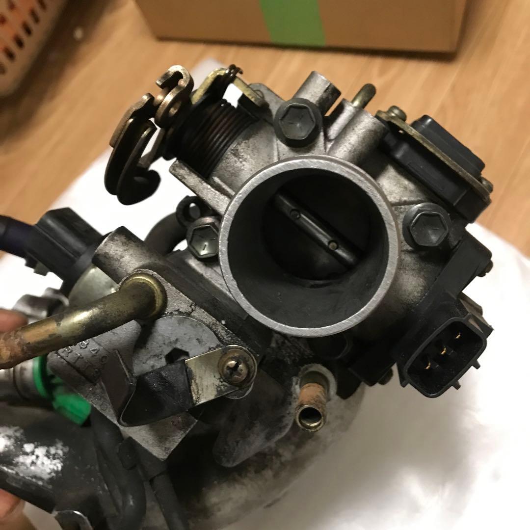 インテークマニホールド スロットルポデー、サーモハウジングセット